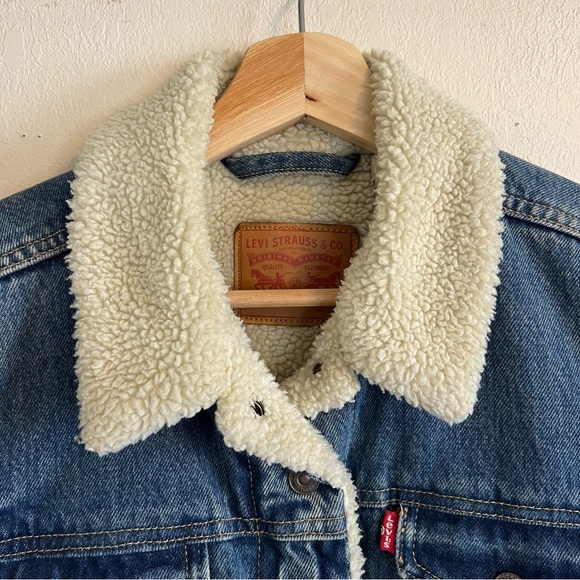 Levi’s Sherpa Denim Jacket - Picture 3 of 16